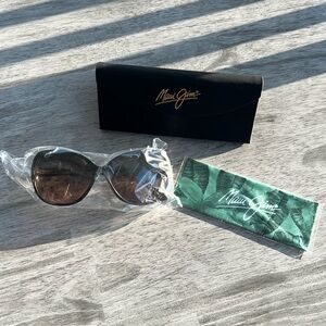 Maui Jim Maile (Discontinued) sunglasses with case & cloth cleaner